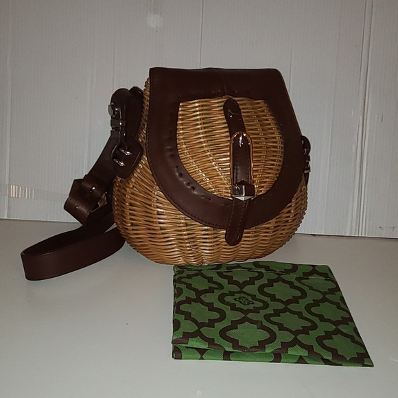 New ORYANY - Picture 1 of 2